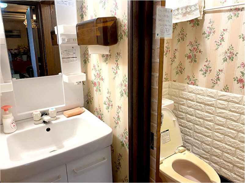 カラオケスナックさとみん様施工